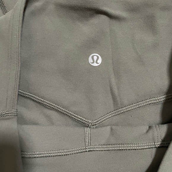 COPY - Lululemon athletic crop pants - Picture 2 of 4